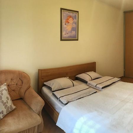 Apartments In The Center คาเมียเนตส์-โปดิลสกี ภายนอก รูปภาพ
