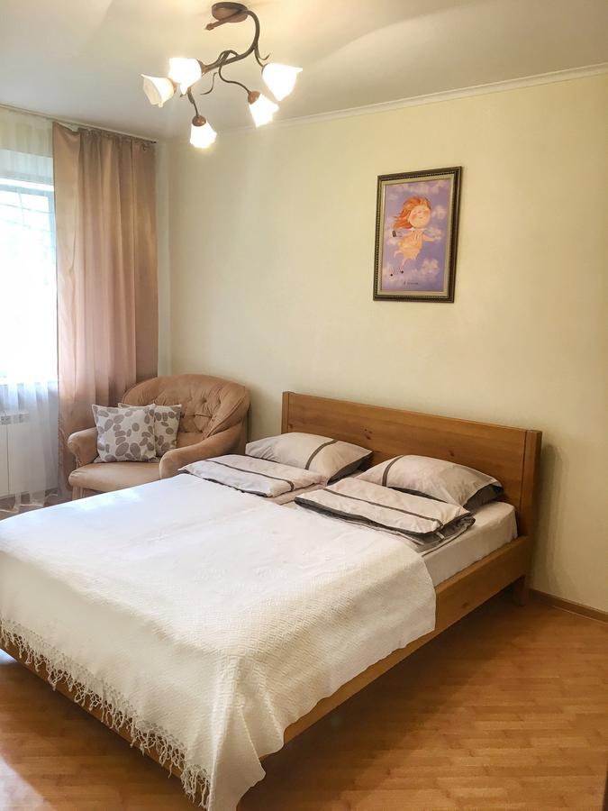 Apartments In The Center คาเมียเนตส์-โปดิลสกี ภายนอก รูปภาพ